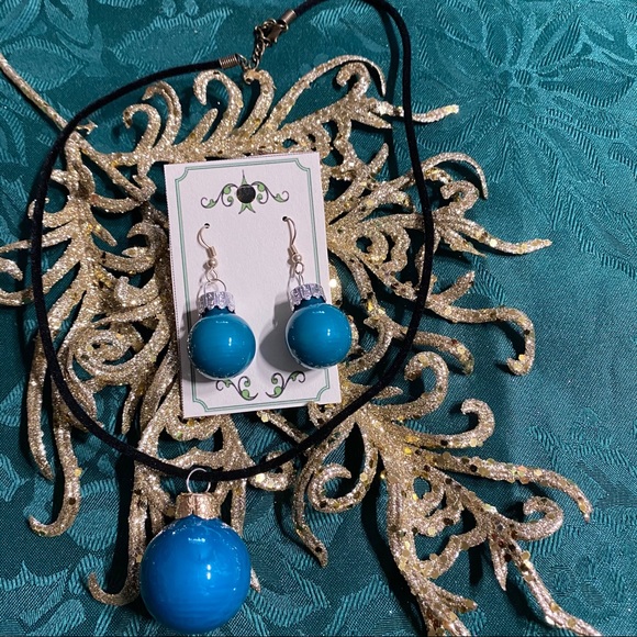 🎄New Christmas Blub Earrings & Necklace Set - Picture 7 of 9